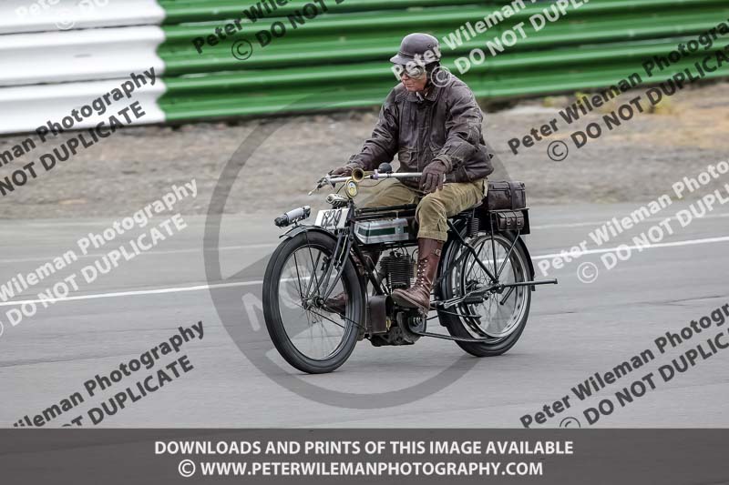 Vintage motorcycle club;eventdigitalimages;mallory park;mallory park trackday photographs;no limits trackdays;peter wileman photography;trackday digital images;trackday photos;vmcc festival 1000 bikes photographs